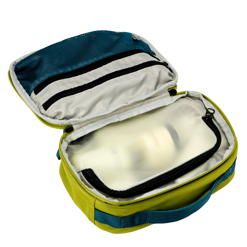 Gote Hanging Travel Pouch