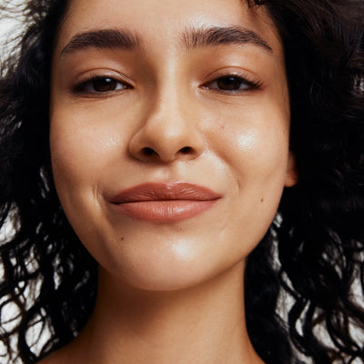 gote-goteskin-exfoliating-toner-glowing-skin-lifestyle