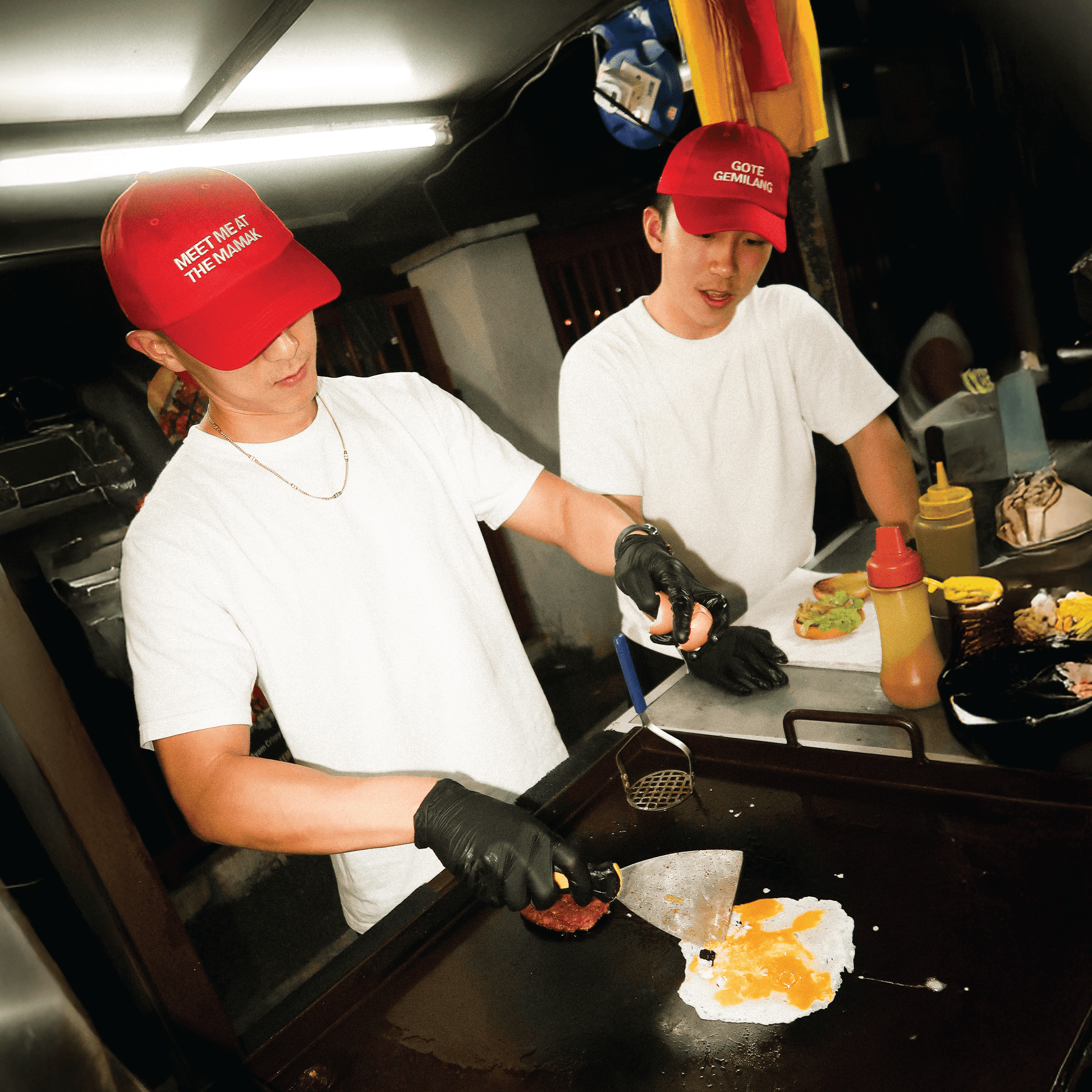 gote-merdeka-cap-outdoor-group-lifestyle